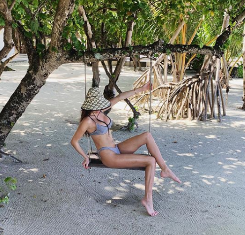 Мис България Радинела Чушева тъне в лукс на Малдивите (Няма да повярвате кой плаща за почивката й - Снимки) - Снимка 2
