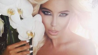 Андреа празнува Свети Валентин в Пуна Кана (С Кобрата ли е? - Фото)