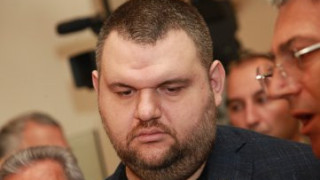 Делян Пеевски - най-големият дарител в борбата с коронавируса (Депутатът от ДПС помага с 800 бона)
