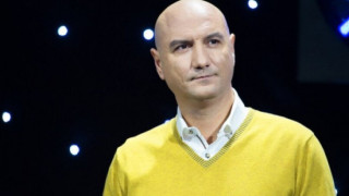 Емо Чолаков съсипан след смъртта на жена си, не може да гледа дъщерите им (Вижте живота му след трагедията)