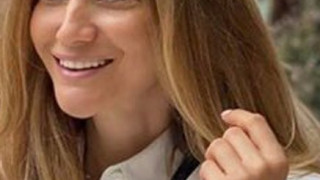 Зейнеб се състари след раждането (Блондинката с огромни бръчки и торбички под очите от недоспиване)