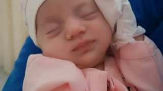 За първи път! Славея Сиракова показа личицето на бебето си (Вижте едномесечната Емили - Фото)