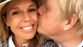 Честито! Борис Джонсън и Кари Саймъндс станаха родители (Всичко за събитието)
