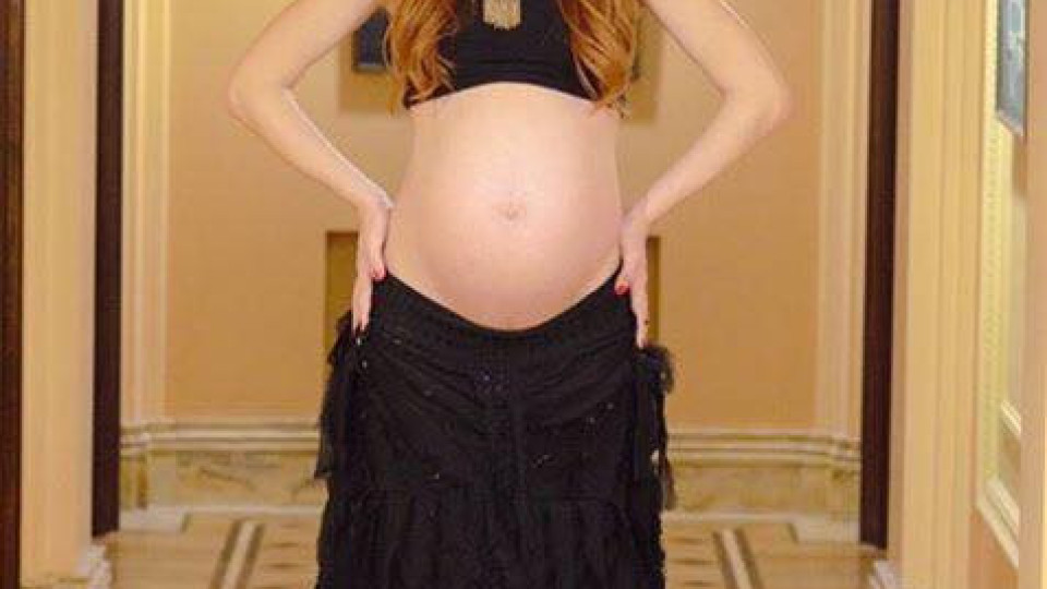 Честито! Виолета Сиракова роди второто си дете (Всичко за щастливото събитие)