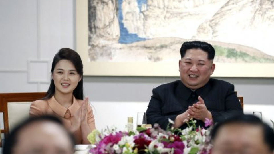 Мистериозната жена на Ким Чен Ун - нежна и красива (Нови снимки на И Сол Джу)