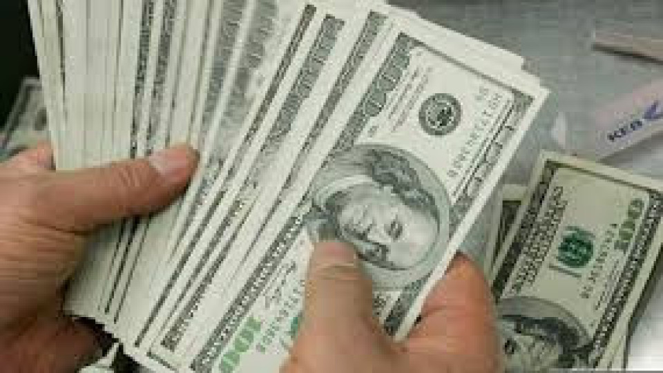 Експерти разкриха дали коронакризата ще успее да срине долара