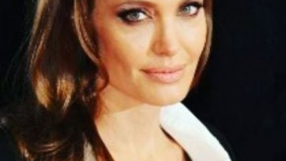 Анджелина Джоли след развода: Някои хора говорят лъжи за децата! (Брад ли има предвид? - Подробности)