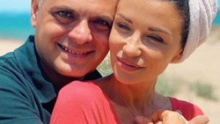 Диляна Попова го раздава необвързана (Моделката вилнее на морето сама, скъса ли пак в Блатечки? - Снимки)