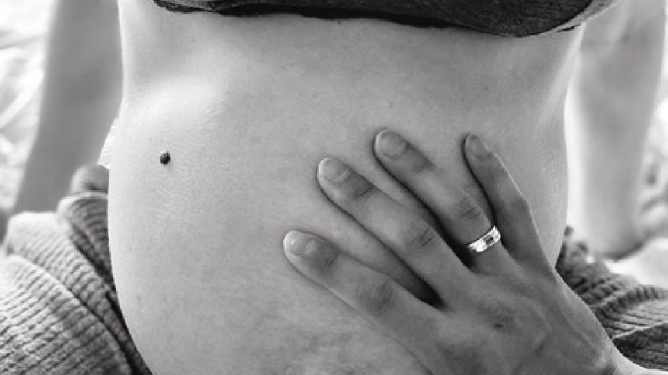Бременната Нанси Карабойчева сияе в 9-ия месец (Вижте я дни преди да роди – Снимки)
