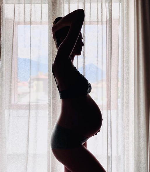 Бременната Нанси Карабойчева сияе в 9-ия месец (Вижте я дни преди да роди – Снимки)