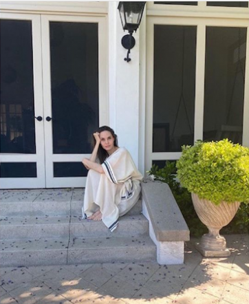 Анджелина Джоли подлуди съседите си с крясъци и купони (Пикантни подробности от живота в имението й)
