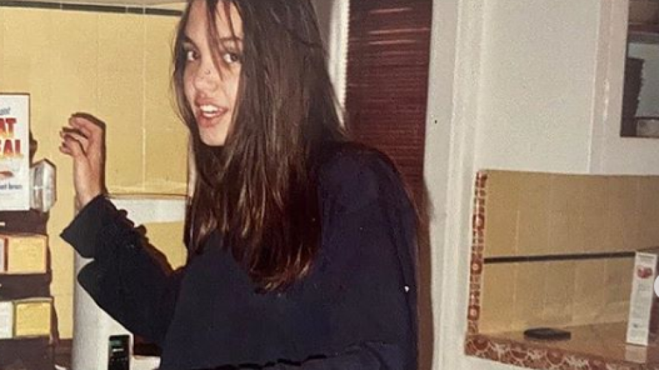 Анджелина Джоли на 14 – истинска бунтарка (Вижте я в най-лудите й години – Непоказвани снимки)