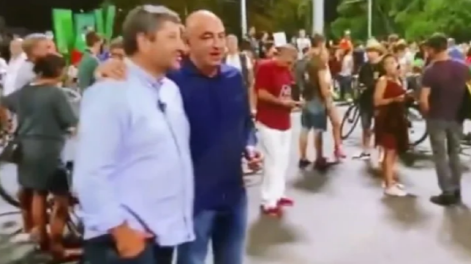 Скандално видео от протеста разкрива връзките между Христо Иванов и Маджо (Подробности)