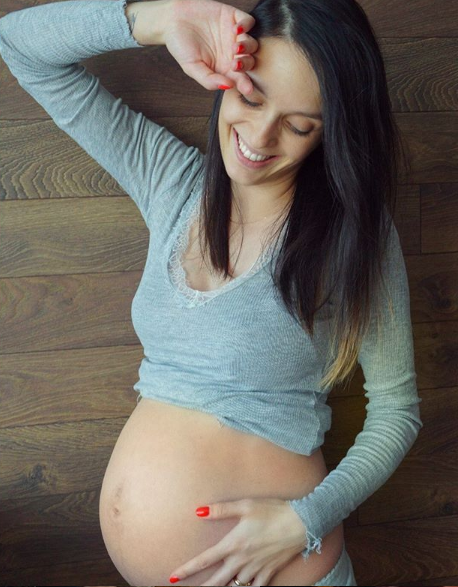 Бременната Луиза Григорова се показа в деветия месец (Вижте как сияе дни преди да роди – Снимка)