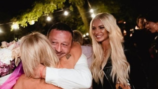 Горчиво! Рачков стяга сватба с плеймейтката Анита (Комикът вече я запозна със сина си)
