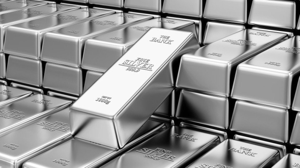 Експерт: Среброто ще се представи по-добре от златото през следващите години