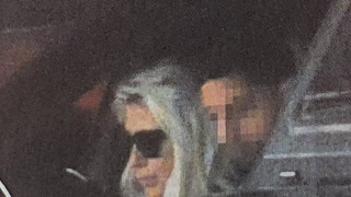 Андреа сияе след драмите с Кубрат (Певицата на пазар с двама мъже в мола - Папарашки снимки)