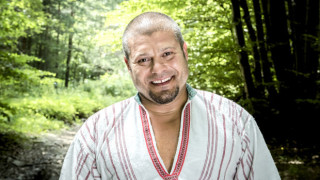 Същинска сапунка! Ангел от Фермата спипал жена си на калъп със съселянин (Всичко за семейната драма)