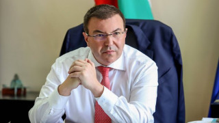 Защо връщат хора с Ковид-19 от болниците - отговор на здравния министър!