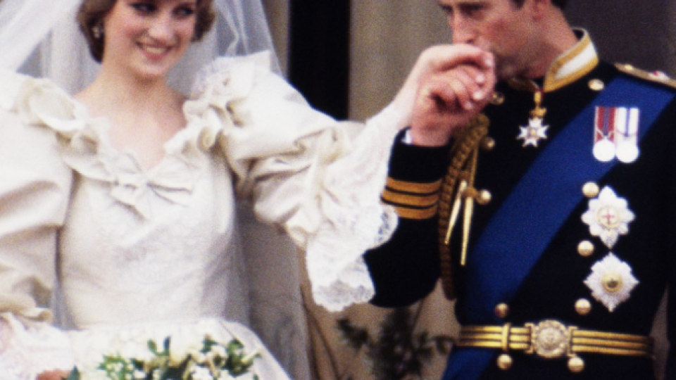 Принц Чарлз с фатални признания към Даяна в нощта преди сватбата им: Никога не съм те обичал! (+Още скандални разкрития)