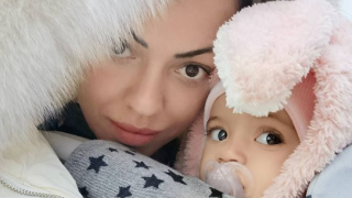 Емили на Славея Сиракова й одра кожата (Вижте каква сладурана е малката – Снимки)