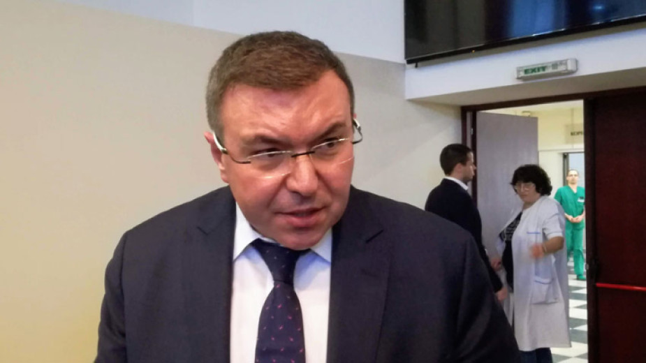 Министър Ангелов: Мнението ми е, че не бива да отпускаме мерките!