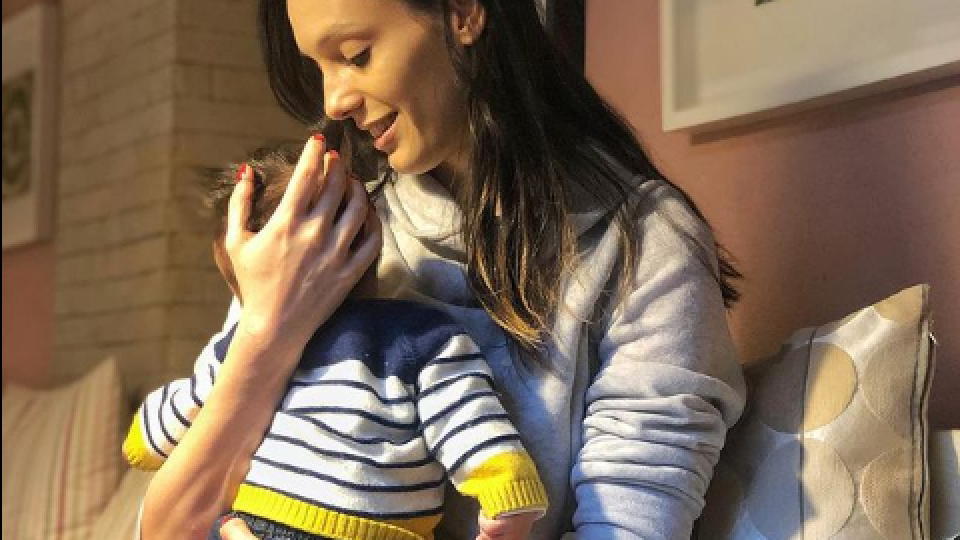 Луиза Григорова в топ форма след раждането (Яки снимки от зимната й почивка)