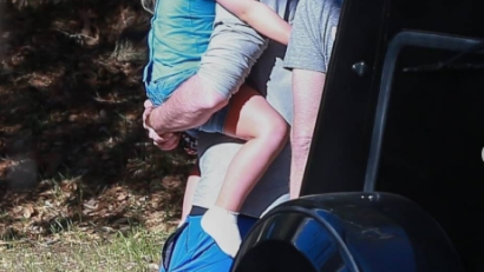 Брадли Купър е баща-мечта! (Вижте как се забавляват с Леа в Малибу – Снимки)
