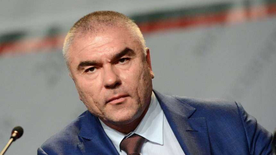 Марешки: Каракачанов преговаря с БСП и ДПС за следващото правителство Марешки: Каракачанов преговаря с БСП и ДПС за следващото правителство
