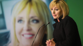Разобличиха лъжа на Мая Манолова