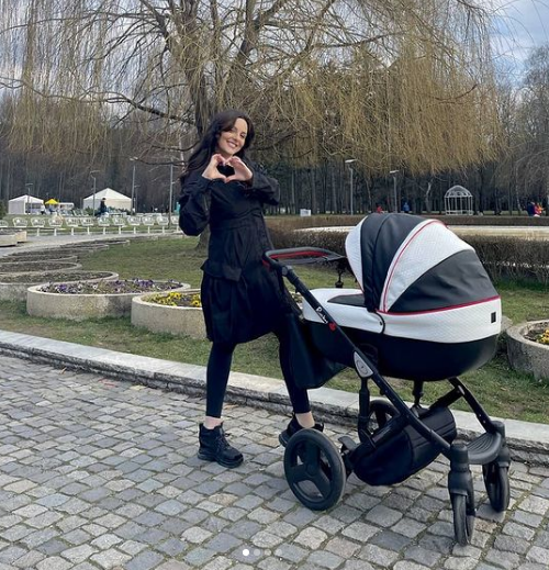 Симона Загорова изведе бебето в парка (Вижте я в топ форма след раждането – Снимки)
