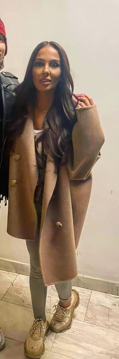 Перфектна, а? Николета Лозанова лъсна с широк нос и хлътнали очи (Вижте я без фотошоп – Фото)
