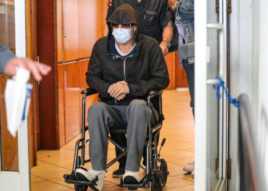 Брад Пит напусна клиника в инвалидна количка (Поболя ли се актьорът след развода? – Снимки)