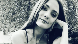 Лорина Камбурова крие тежка съдба от дете (Починалата актриса остава сираче на 13 г – Подробности)