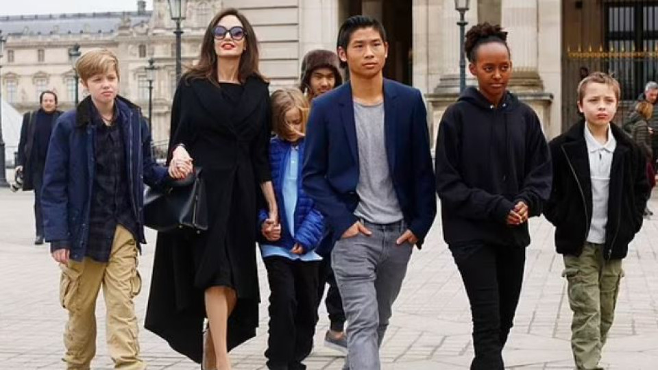 Анджелина Джоли откраднала Мадокс от семейството му (Близките на момчето с тежки обвинения срещу звездата)