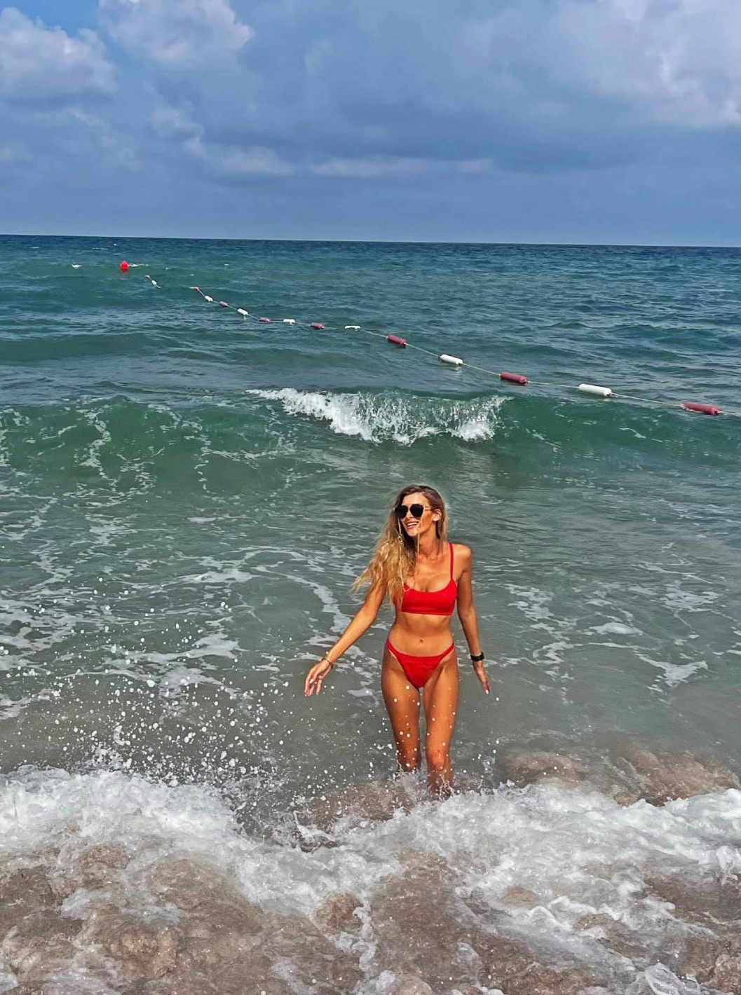 Тамара Георгива не пропуска да се "разходи" по бански и в социалните мрежи