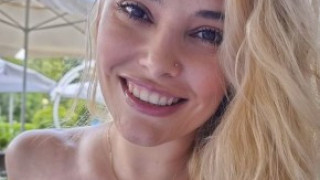 Ева Веселинова се сгоди (Блондинката се фука с огромен пръстен, показа и бащата на децата си - Фото)