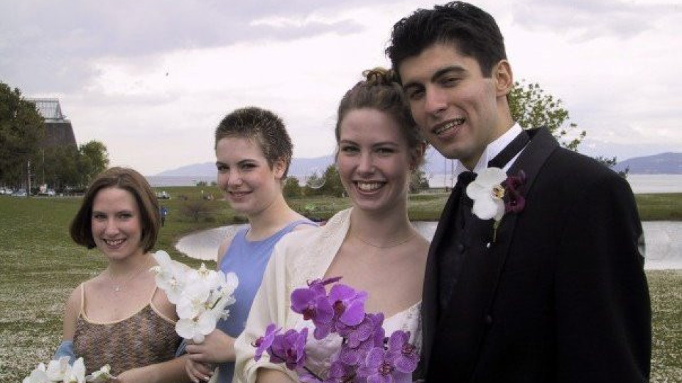 Вижте Кирил Петков на сватбата му с канадката Линда (Ексклузивно фото)