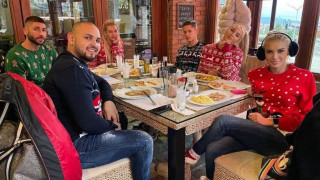 Димитър Рачков стана за смях: Движи само с 20-годишните приятели на Анита (Вижте как се излага)