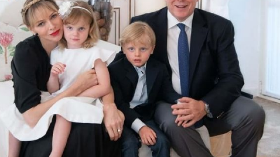 Близнаците на принцеса Шарлийн се събраха с извънбрачните си сестра и брат (Уникално фото на децата на принц Албер)