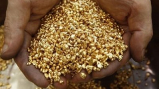 Какво се случва с цената на златото след последните новини?