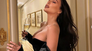 Краката на Николета Лозанова без фотошоп - къси и с дебели прасци (Огледало показа истинската визия на моделката - Фото)
