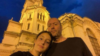 Дъщерята на Ивайло Нойзи Цветков му одра кожата (Вижте порасналата Анна - Фото)