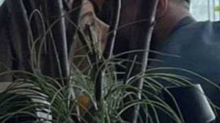 Щракнаха Златка Райкова в прегръдките на млад богаташ (С него ли смени Благой – Папарашки снимки)