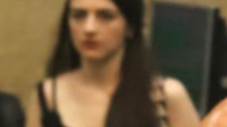 Лена на Киро втрещи по потник и пола, с цепка до чатала в президентството (Вижте как се изложи с безумен тоалет)