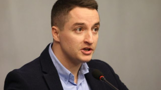 Депутатът Явор Божанков скандализира колегите си
