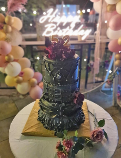 Кремена Халваджиян вдигна  луксозен купон за РД (Вижте уникалната й торта – Снимки) - Снимка 3