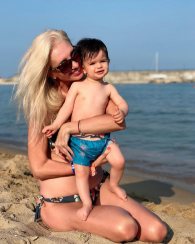 Луиза Григорова със сина си и майка си на море (Вижте как се забавляват с Бран – Снимки) - Снимка 3