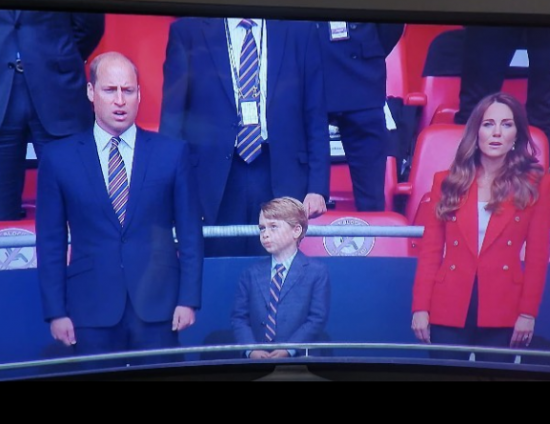 Принц Джордж стана копие на Уилям (Херцозите заведоха сина си на ЕВРО 2020 – Снимки)