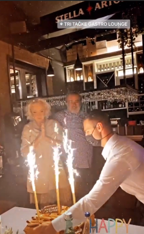 Лепа Брена с баровски юбилей за 60-ия си рожден ден (Вижте снимки от партито) - Снимка 2